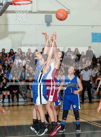 Thumbnail 2 in Aspire Ollin University Prep vs. Valor Academy (CIF LACS Final) photogallery.