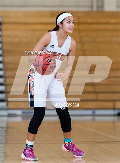 Thumbnail 3 in Cosumnes Oaks vs McClatchy (Trojan Toss Up) photogallery.