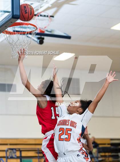 Thumbnail 2 in Cosumnes Oaks vs McClatchy (Trojan Toss Up) photogallery.