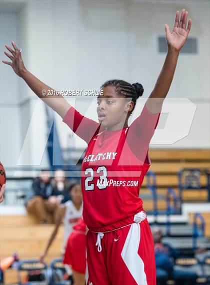 Thumbnail 3 in Cosumnes Oaks vs McClatchy (Trojan Toss Up) photogallery.