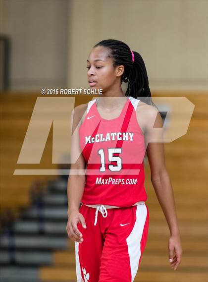 Thumbnail 2 in Cosumnes Oaks vs McClatchy (Trojan Toss Up) photogallery.