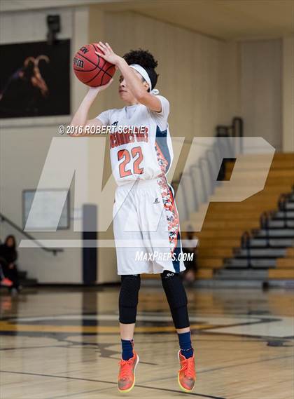 Thumbnail 3 in Cosumnes Oaks vs McClatchy (Trojan Toss Up) photogallery.