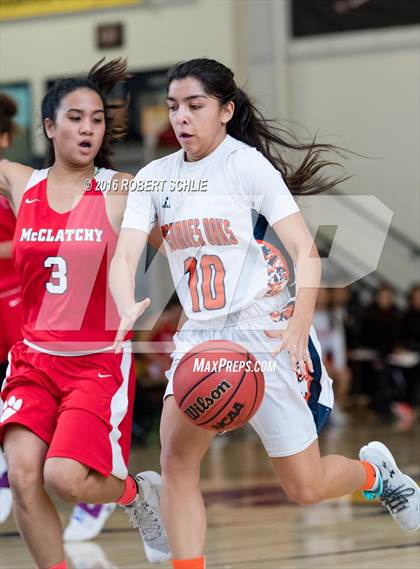 Thumbnail 1 in Cosumnes Oaks vs McClatchy (Trojan Toss Up) photogallery.