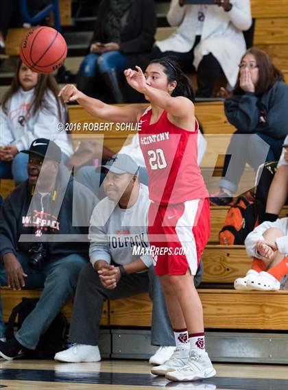 Thumbnail 3 in Cosumnes Oaks vs McClatchy (Trojan Toss Up) photogallery.