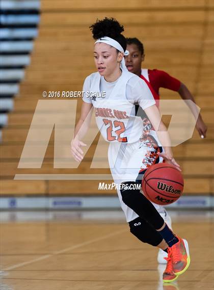 Thumbnail 2 in Cosumnes Oaks vs McClatchy (Trojan Toss Up) photogallery.