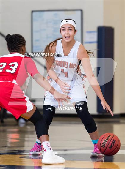 Thumbnail 2 in Cosumnes Oaks vs McClatchy (Trojan Toss Up) photogallery.