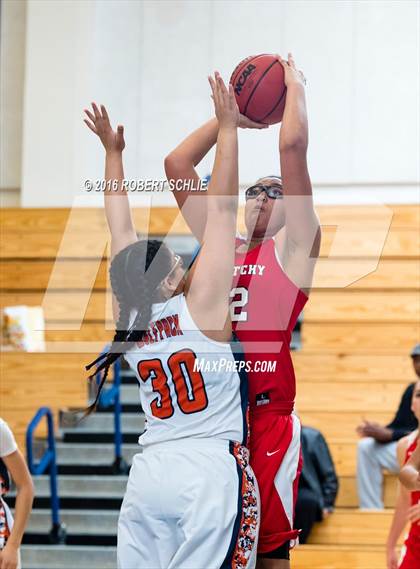 Thumbnail 3 in Cosumnes Oaks vs McClatchy (Trojan Toss Up) photogallery.