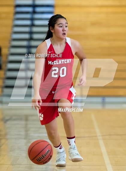 Thumbnail 2 in Cosumnes Oaks vs McClatchy (Trojan Toss Up) photogallery.