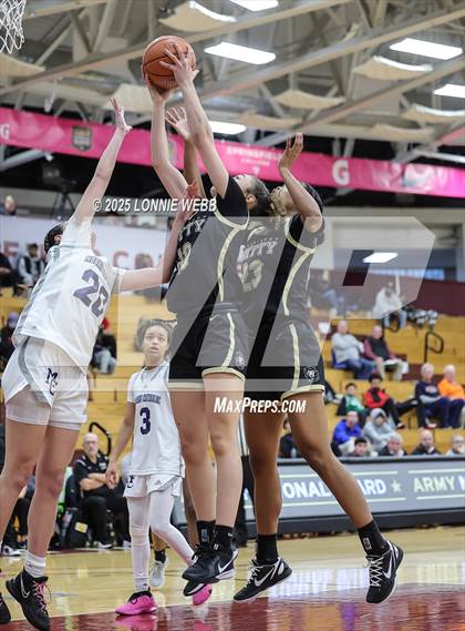 Thumbnail 3 in Archbishop Mitty vs. Morris Catholic (Army National Guard Hoophall Classic) photogallery.