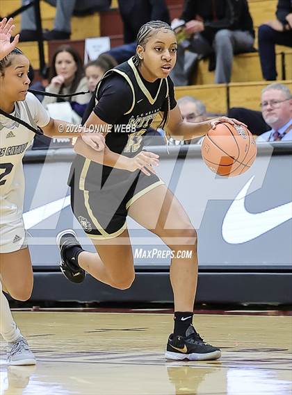 Thumbnail 3 in Archbishop Mitty vs. Morris Catholic (Army National Guard Hoophall Classic) photogallery.