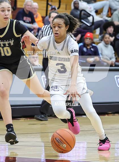 Thumbnail 1 in Archbishop Mitty vs. Morris Catholic (Army National Guard Hoophall Classic) photogallery.
