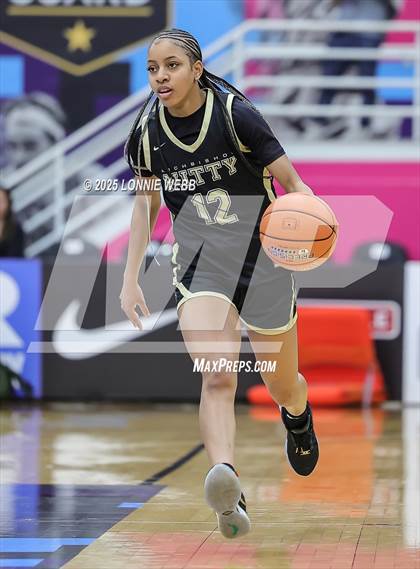 Thumbnail 2 in Archbishop Mitty vs. Morris Catholic (Army National Guard Hoophall Classic) photogallery.