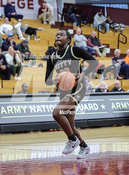 Thumbnail 3 in Archbishop Mitty vs. Morris Catholic (Army National Guard Hoophall Classic) photogallery.