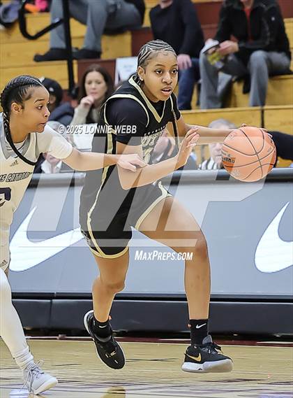 Thumbnail 2 in Archbishop Mitty vs. Morris Catholic (Army National Guard Hoophall Classic) photogallery.