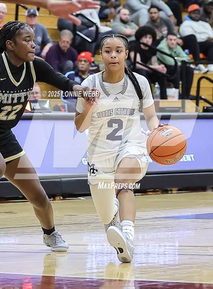 Thumbnail 2 in Archbishop Mitty vs. Morris Catholic (Army National Guard Hoophall Classic) photogallery.