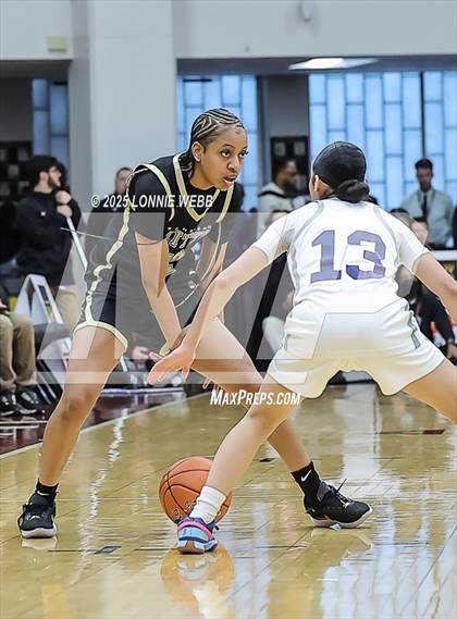 Thumbnail 3 in Archbishop Mitty vs. Morris Catholic (Army National Guard Hoophall Classic) photogallery.