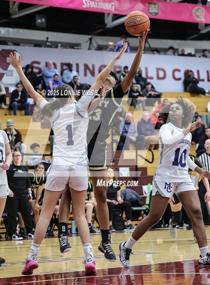 Thumbnail 2 in Archbishop Mitty vs. Morris Catholic (Army National Guard Hoophall Classic) photogallery.
