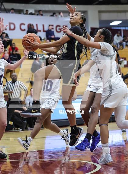 Thumbnail 1 in Archbishop Mitty vs. Morris Catholic (Army National Guard Hoophall Classic) photogallery.