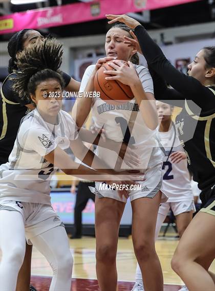 Thumbnail 3 in Archbishop Mitty vs. Morris Catholic (Army National Guard Hoophall Classic) photogallery.