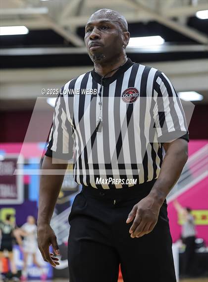 Thumbnail 3 in Archbishop Mitty vs. Morris Catholic (Army National Guard Hoophall Classic) photogallery.