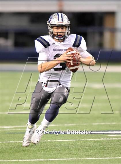 Thumbnail 3 in West Orange-Stark vs. Gilmer (UIL 4A Division 2 Final) photogallery.