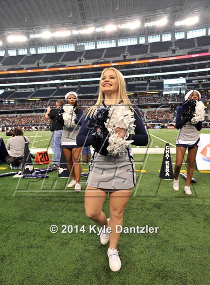 Thumbnail 1 in West Orange-Stark vs. Gilmer (UIL 4A Division 2 Final) photogallery.