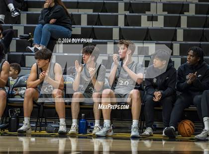 Thumbnail 1 in Servite vs. Laguna Beach photogallery.