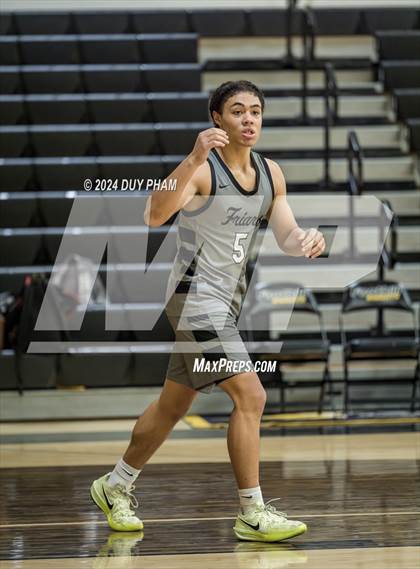 Thumbnail 1 in Servite vs. Laguna Beach photogallery.