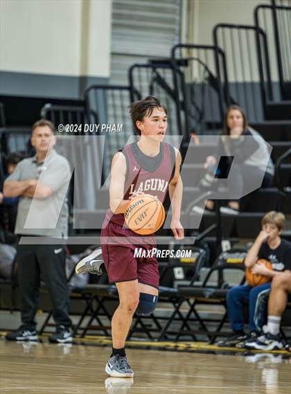 Thumbnail 1 in Servite vs. Laguna Beach photogallery.