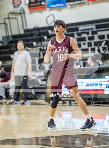 Thumbnail 1 in Servite vs. Laguna Beach photogallery.