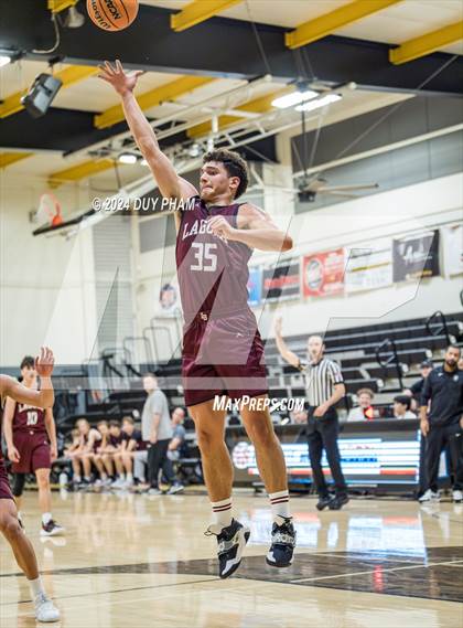 Thumbnail 2 in Servite vs. Laguna Beach photogallery.