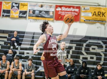 Thumbnail 2 in Servite vs. Laguna Beach photogallery.