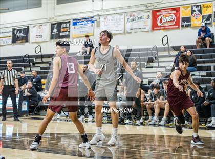 Thumbnail 2 in Servite vs. Laguna Beach photogallery.
