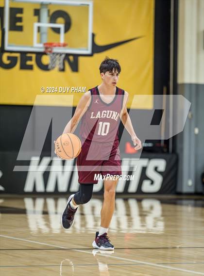 Thumbnail 1 in Servite vs. Laguna Beach photogallery.