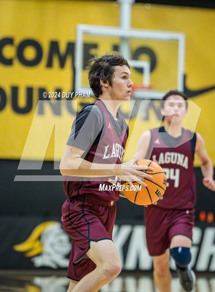 Thumbnail 1 in Servite vs. Laguna Beach photogallery.