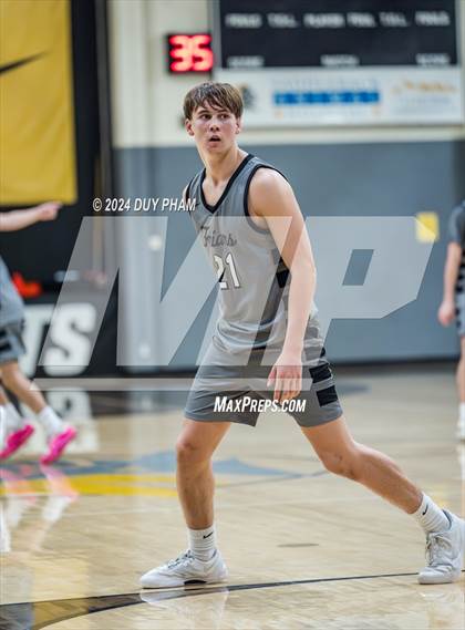 Thumbnail 2 in Servite vs. Laguna Beach photogallery.