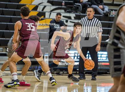 Thumbnail 3 in Servite vs. Laguna Beach photogallery.