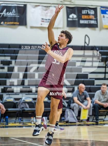 Thumbnail 1 in Servite vs. Laguna Beach photogallery.