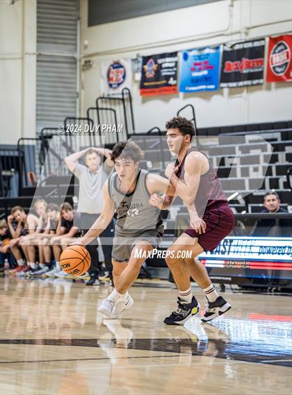 Thumbnail 2 in Servite vs. Laguna Beach photogallery.