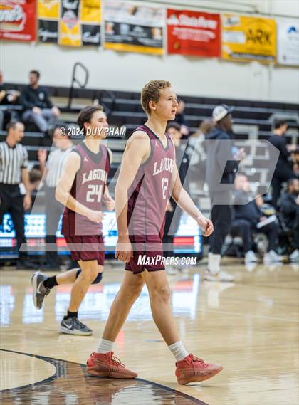 Thumbnail 3 in Servite vs. Laguna Beach photogallery.