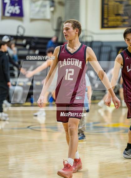 Thumbnail 2 in Servite vs. Laguna Beach photogallery.