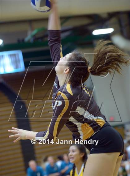 Thumbnail 3 in Parker vs. Long Beach Poly (Durango Fall Classic) photogallery.