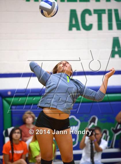 Thumbnail 2 in Parker vs. Long Beach Poly (Durango Fall Classic) photogallery.