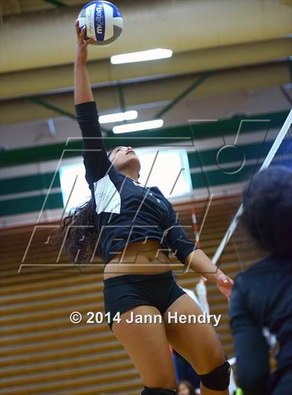 Thumbnail 2 in Parker vs. Long Beach Poly (Durango Fall Classic) photogallery.