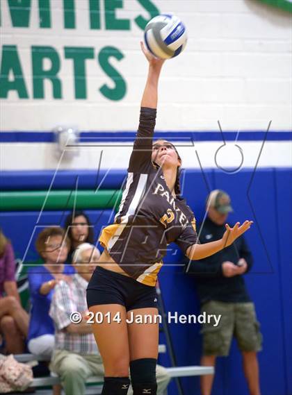 Thumbnail 2 in Parker vs. Long Beach Poly (Durango Fall Classic) photogallery.