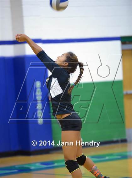 Thumbnail 3 in Parker vs. Long Beach Poly (Durango Fall Classic) photogallery.