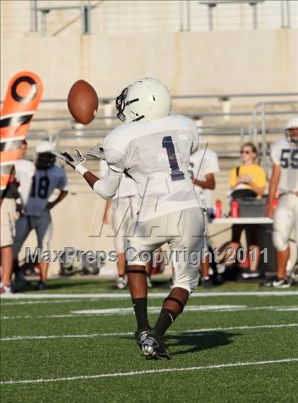 Thumbnail 1 in Stony Point JV Gold @ McNeil JV Soph (9/30/2010) photogallery.