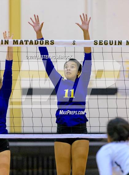 Thumbnail 2 in Clemens @ Seguin photogallery.