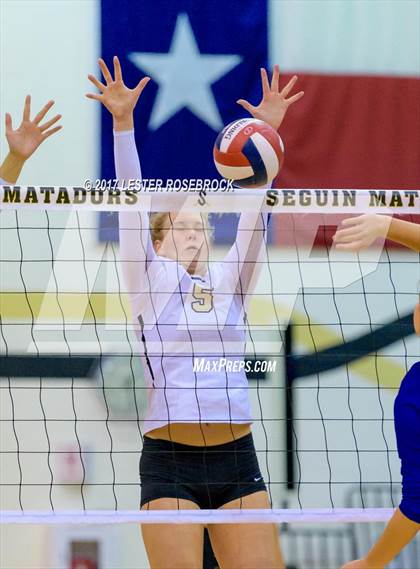 Thumbnail 2 in Clemens @ Seguin photogallery.