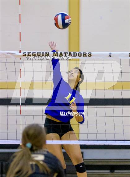 Thumbnail 3 in Clemens @ Seguin photogallery.